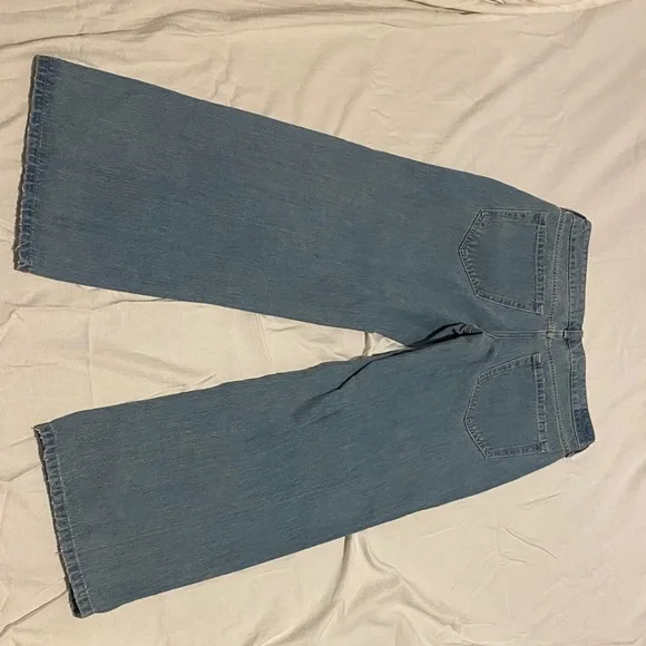 Hollister low rise, baggy jeans           Size 6S (W28) - Picture 3 of 3
